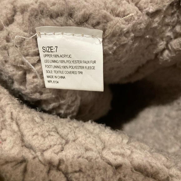 MukLuks sweater boots size 7 - Picture 4 of 4